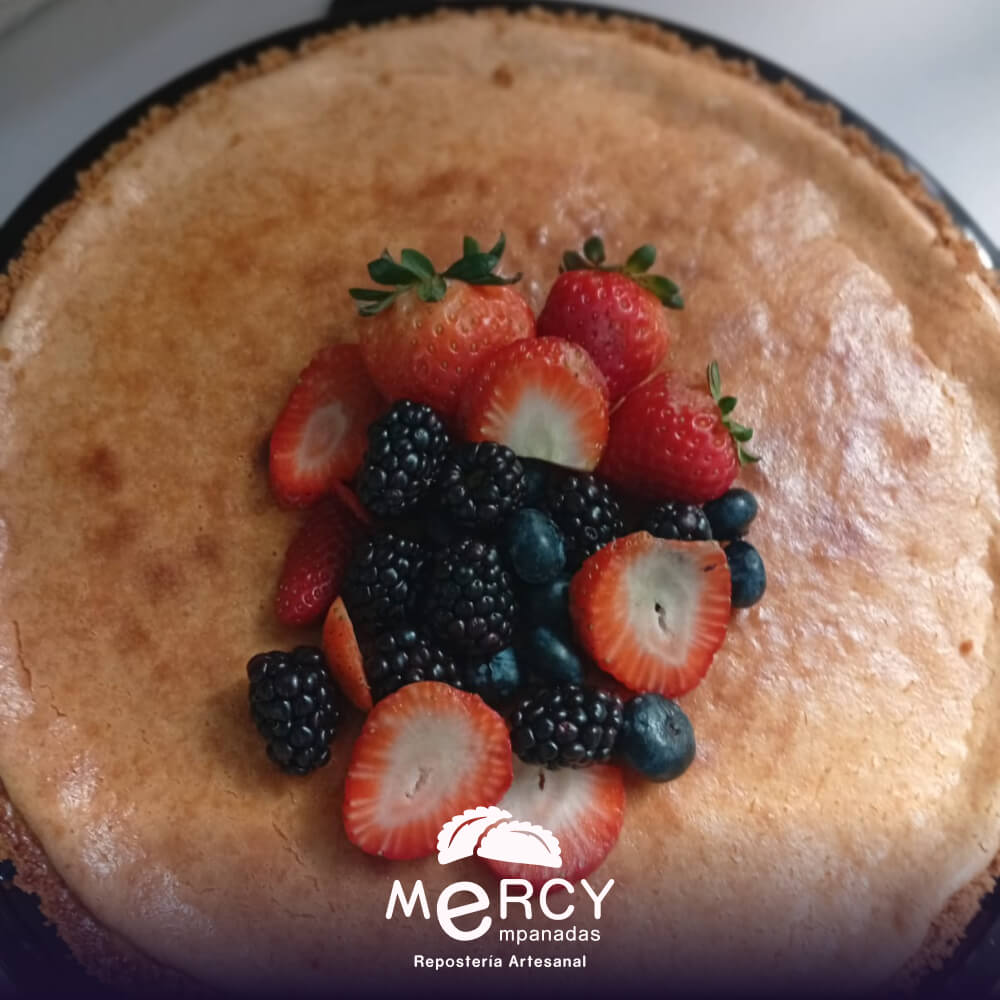 Pay de Queso con Frutos Rojos
