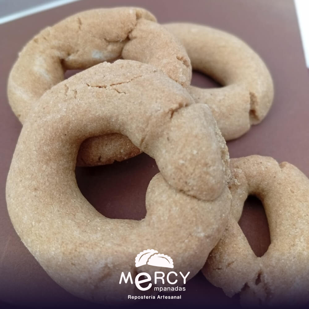 Galletas de maiz, en Forma de rosquilla con un toque de piloncillo